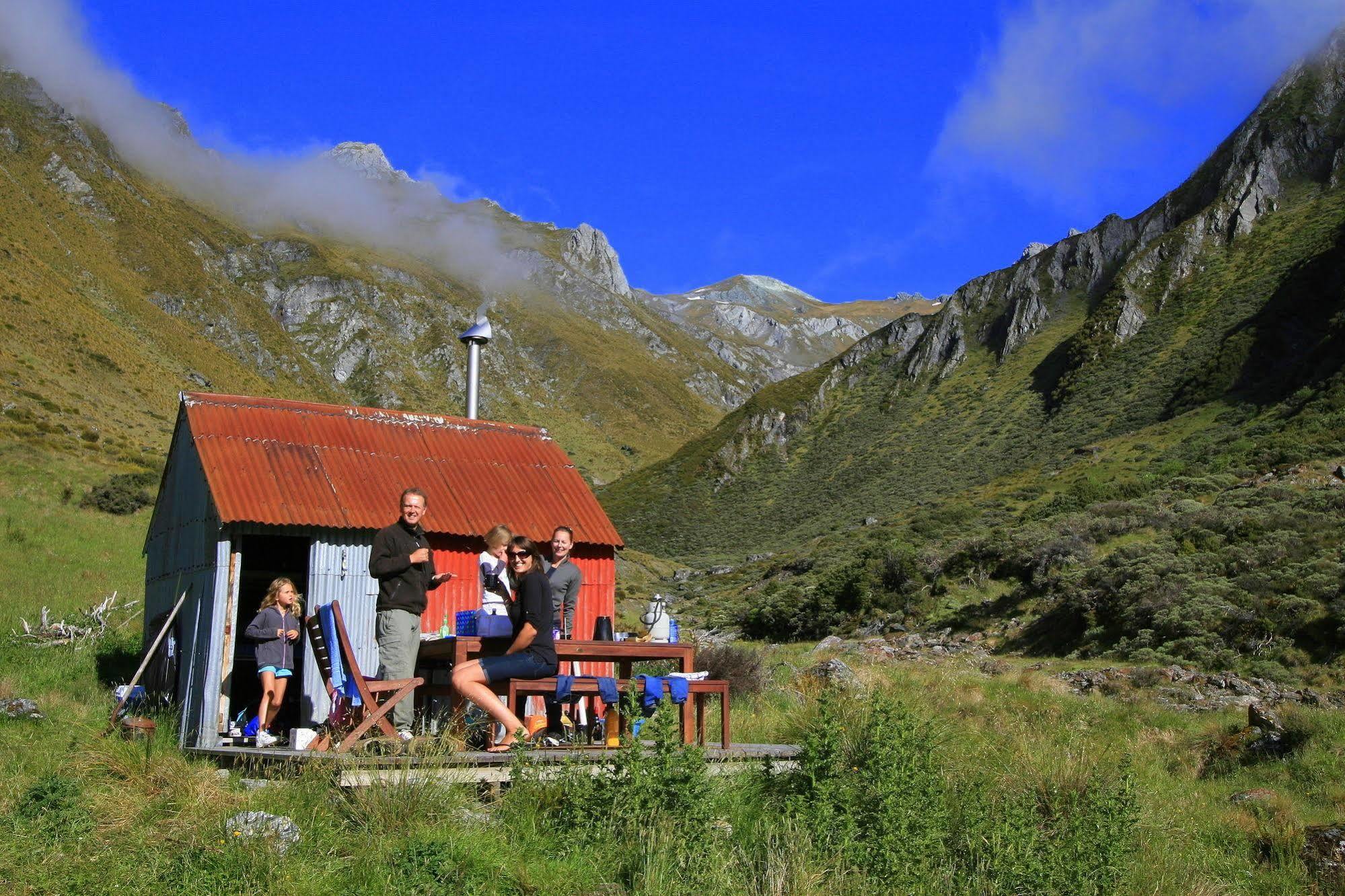 Minaret Station Alpine Lodge Уанака Екстериор снимка